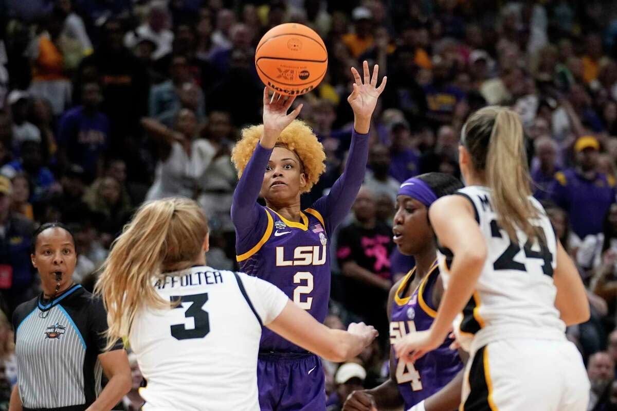 LSU's 59 firsthalf points vs. Iowa set NCAA women's title game record