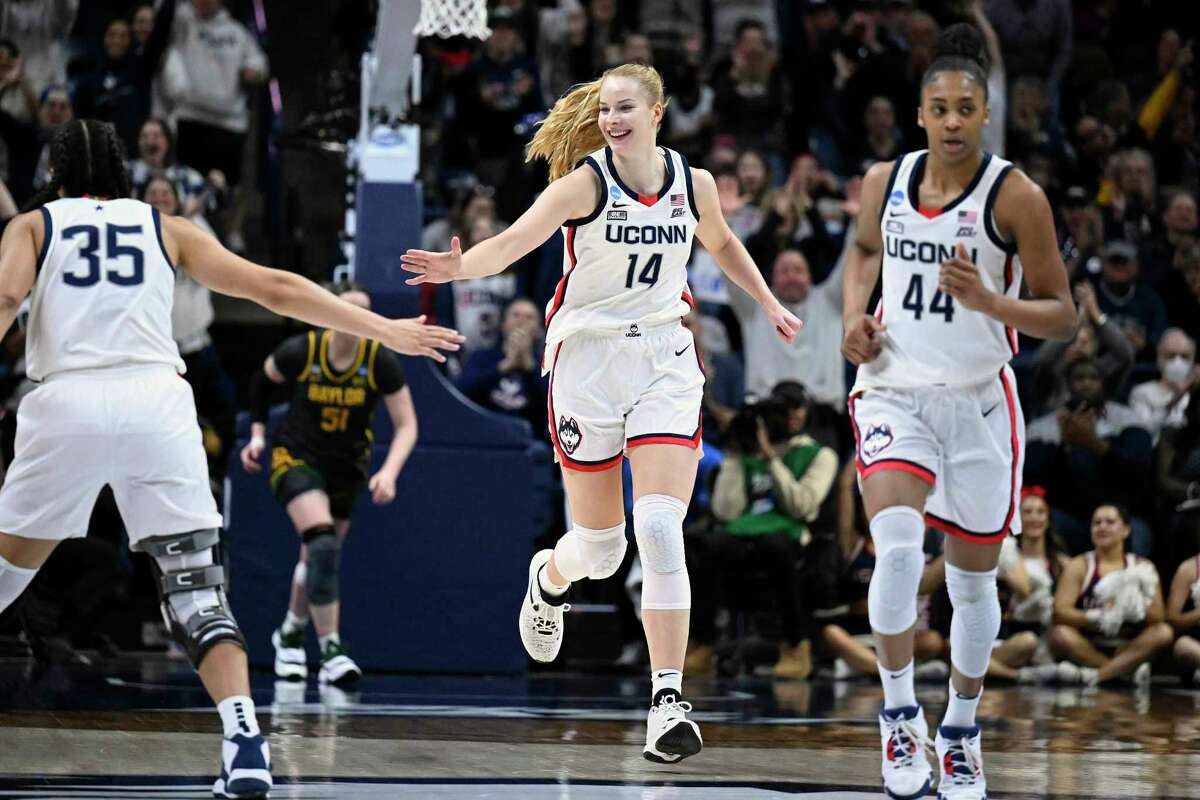 Former UConn star Dorka Juhász welcomed back to CT