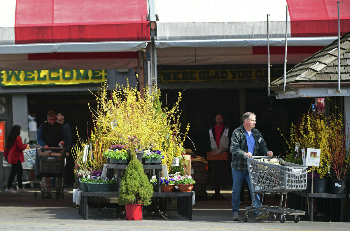Stew Leonard's Norwalk store debuts new garden center