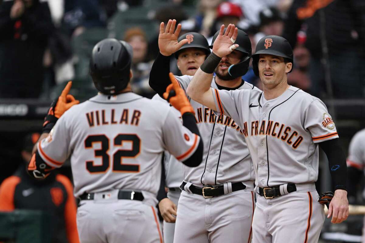 Giants' power surge overshadows DeSclafani start in 12-3 win