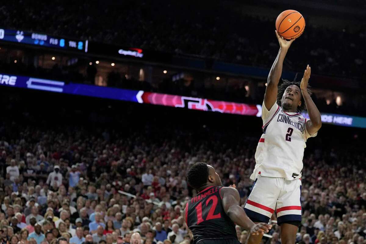 Aaron Jones was UConn's biggest fan to support cousin Tristen Newton