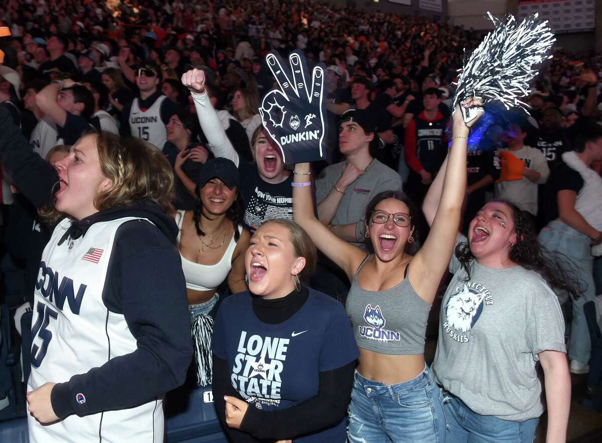 Gampel Pavilion Hosts Watch Party For UConn's National Championship