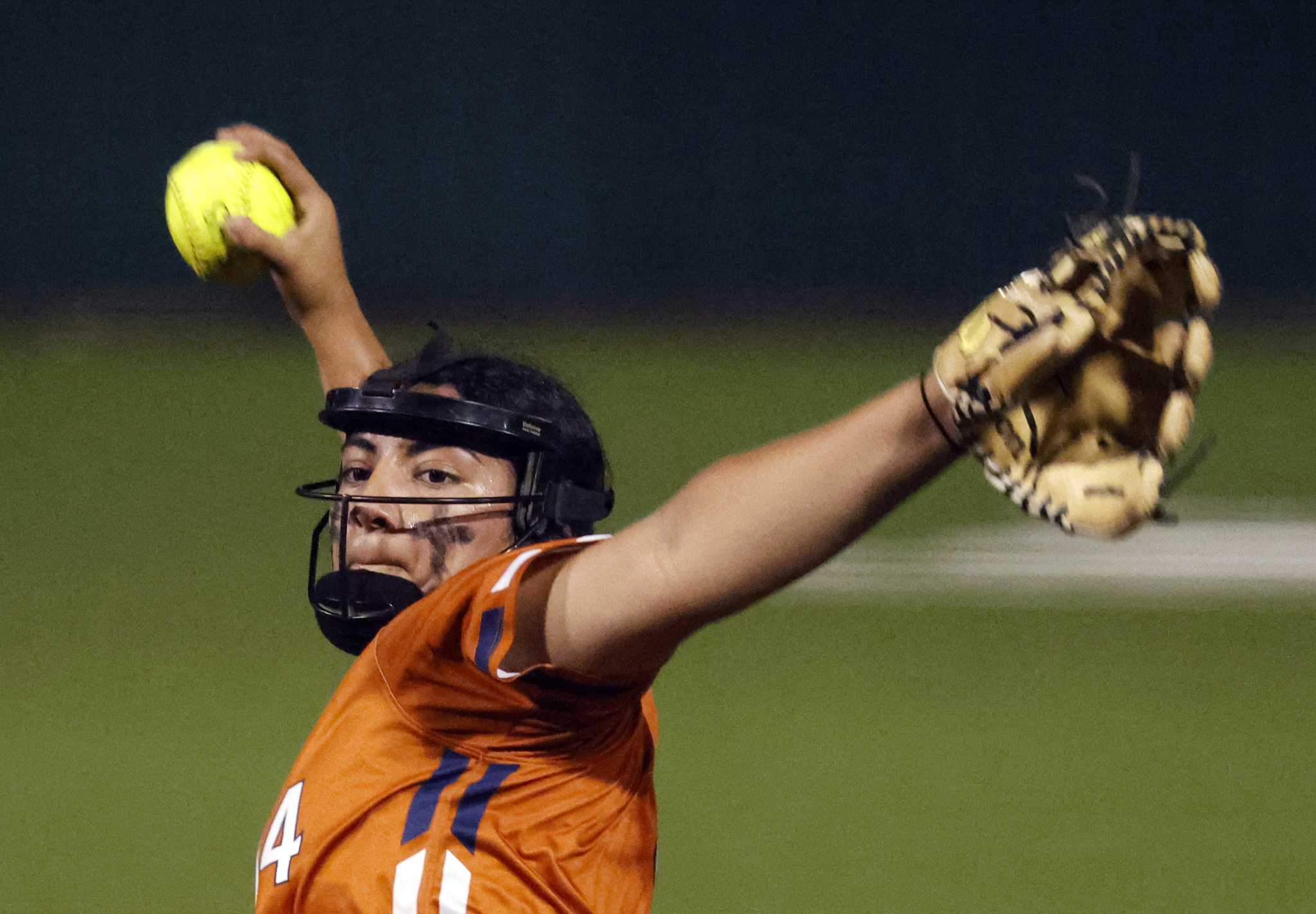 Clemens' big bat leads Texas back to College World Series