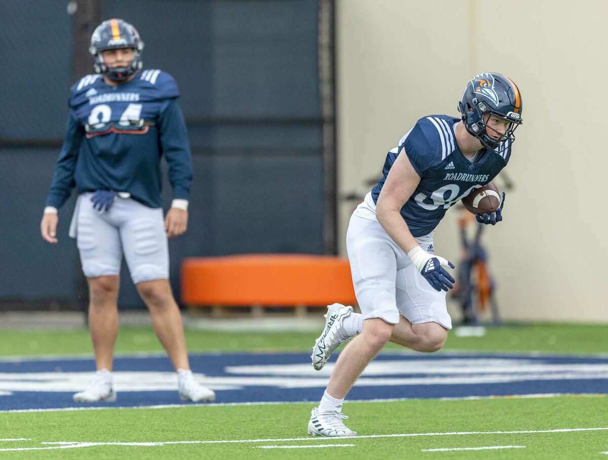 UTSA football position analysis Tight ends