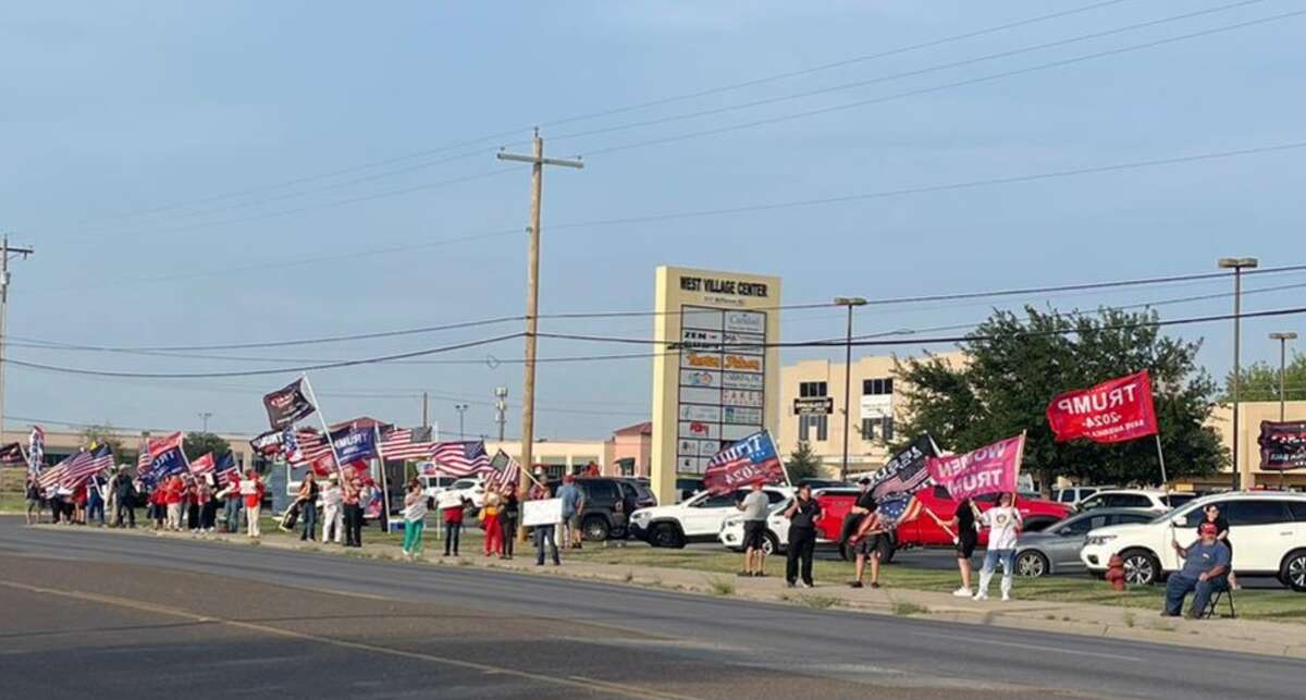 Photos show Laredo supporting Donald Trump in flag-waving event