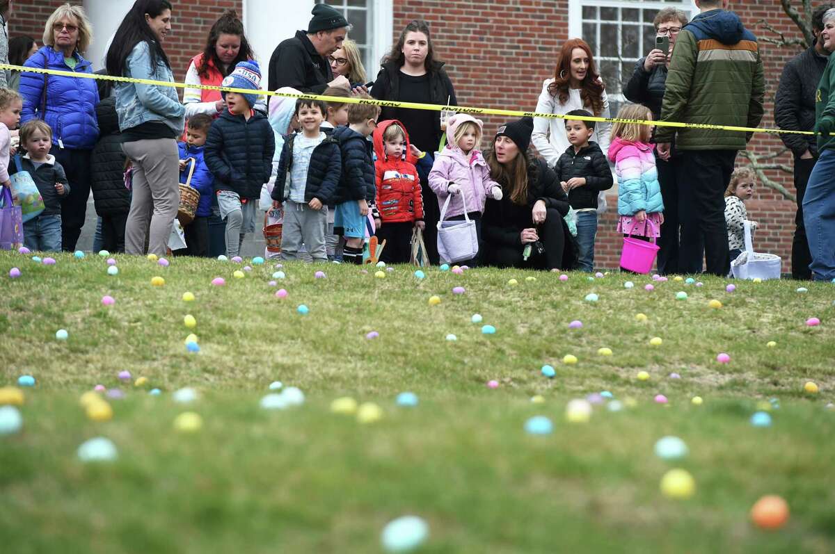 Nearly 200 children hunt for Easter eggs at Ridgefield church