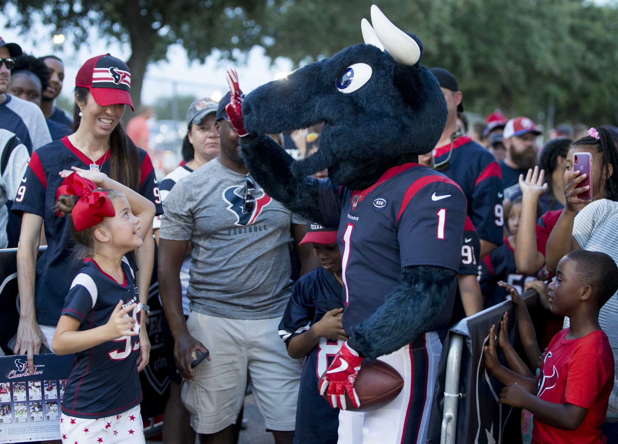 How Houston Texans' Toro won award for NFL mascot strunt of the year