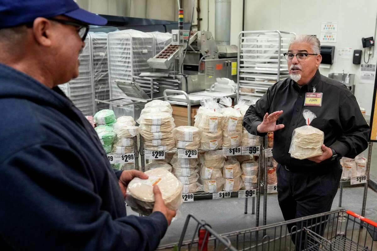 H-E-B Mi Tienda: A Tour Of Houston Mexican Grocery Store Chain