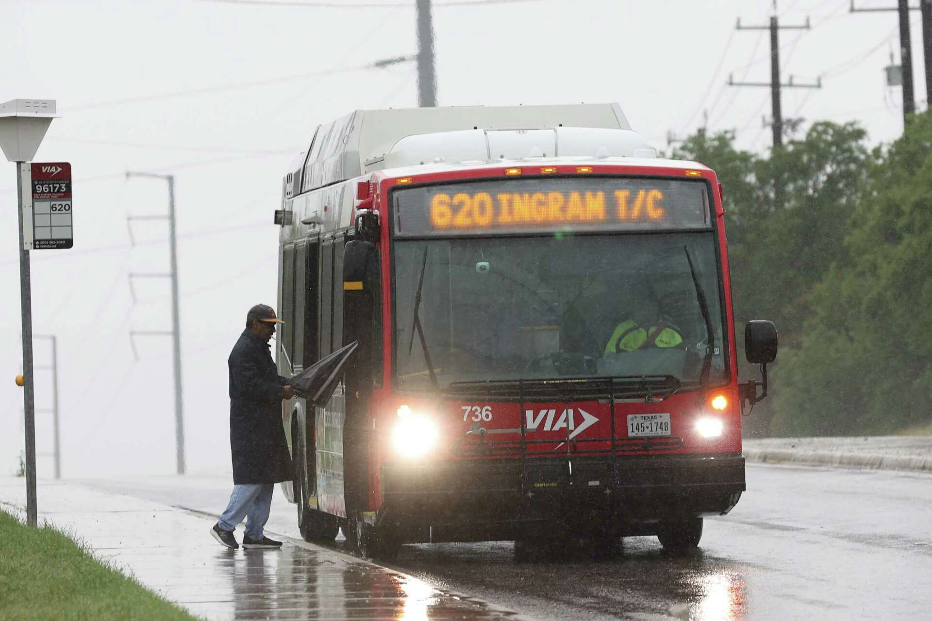 San Antonio bus brawl ends with stabbing