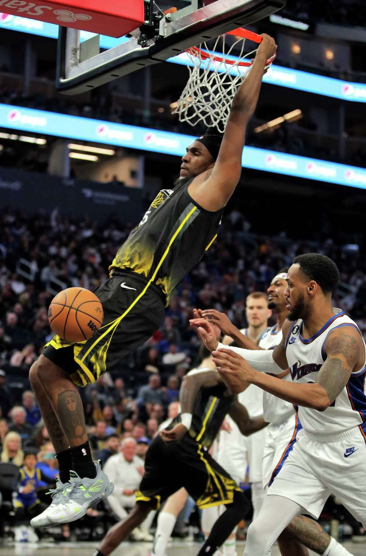 Warriors’ Kevon Looney On Verge Of Rare Back-to-back All-82 Seasons