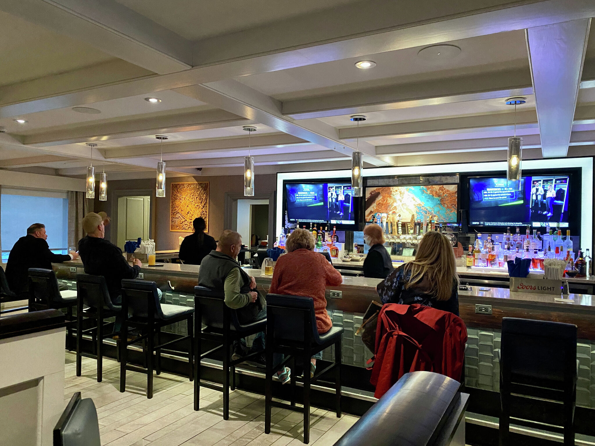 Mr. D's at Desmond hotel offer varied meals at bar, dining room - Vimarsana News