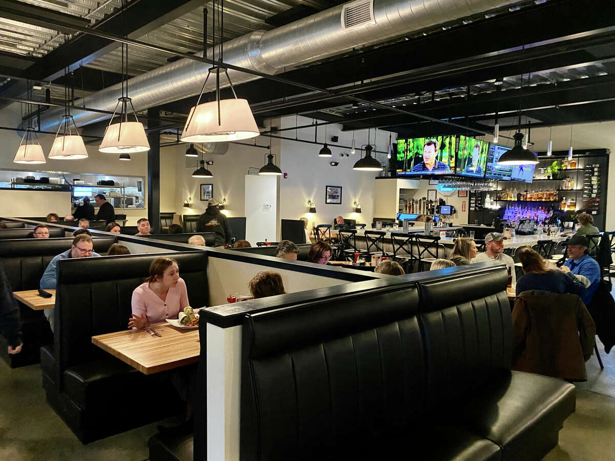 The Flats Restaurant a puzzling mishmash in Clifton Park