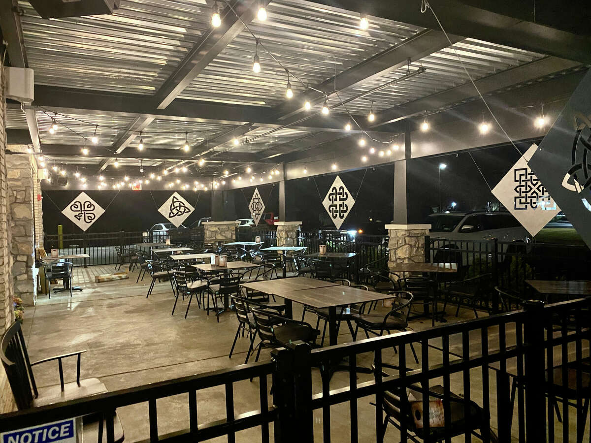 The Flats Restaurant a puzzling mishmash in Clifton Park