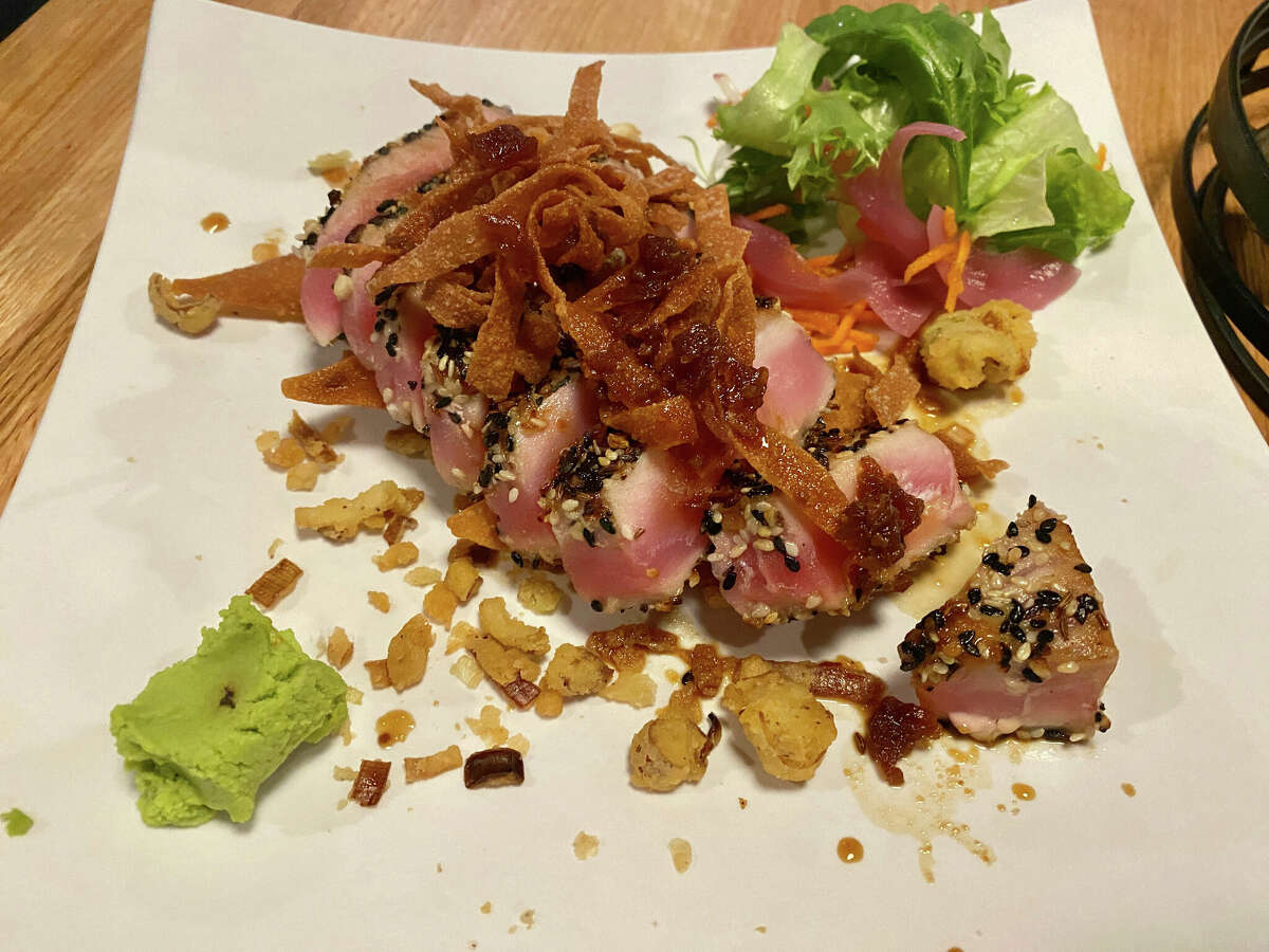 The Flats Restaurant a puzzling mishmash in Clifton Park