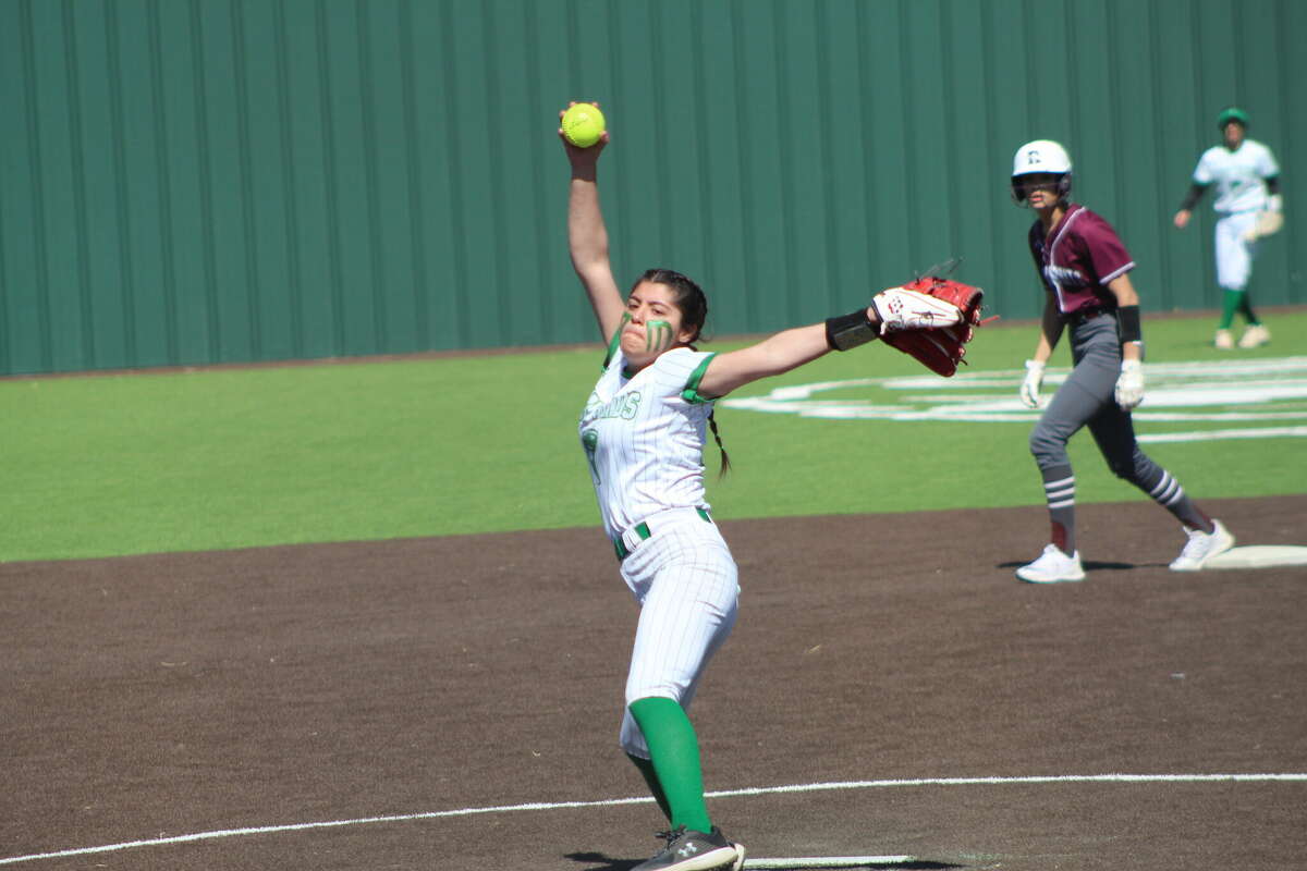 Floydada softball remains undefeated in district play