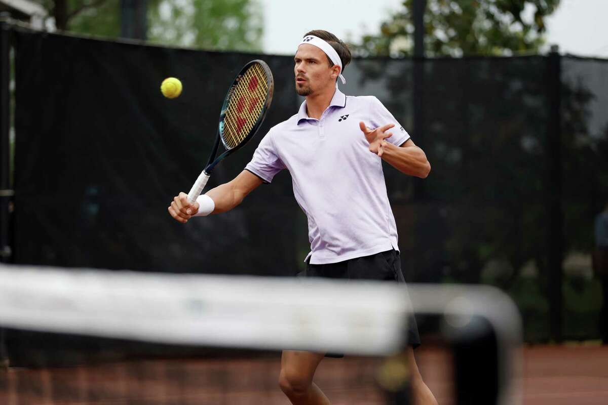U S Clay Court championships: Max Purcell gets a win amid rain
