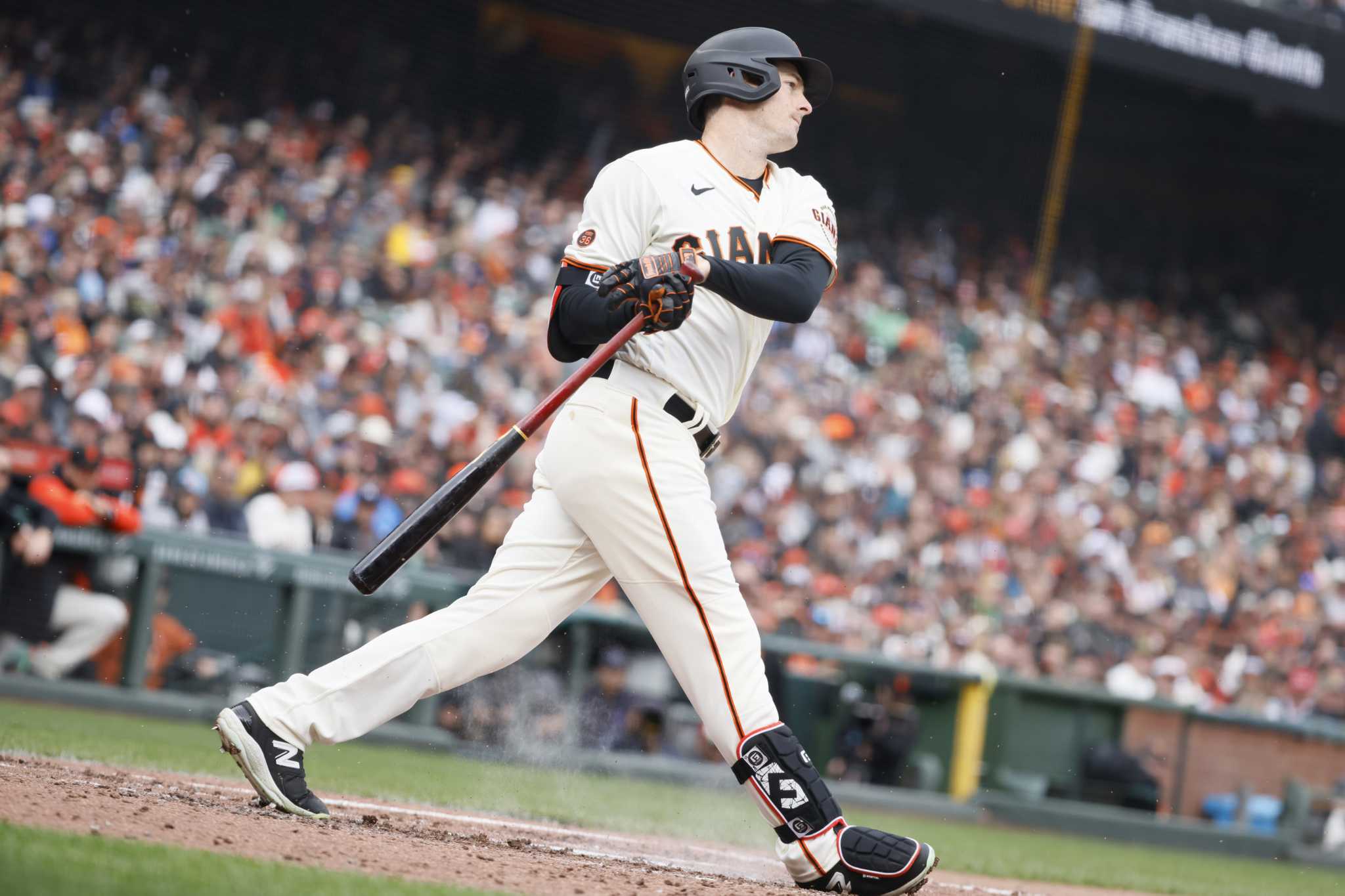 Giants' Pederson wants to see teams use outfield shift: I'll 'take that  hit