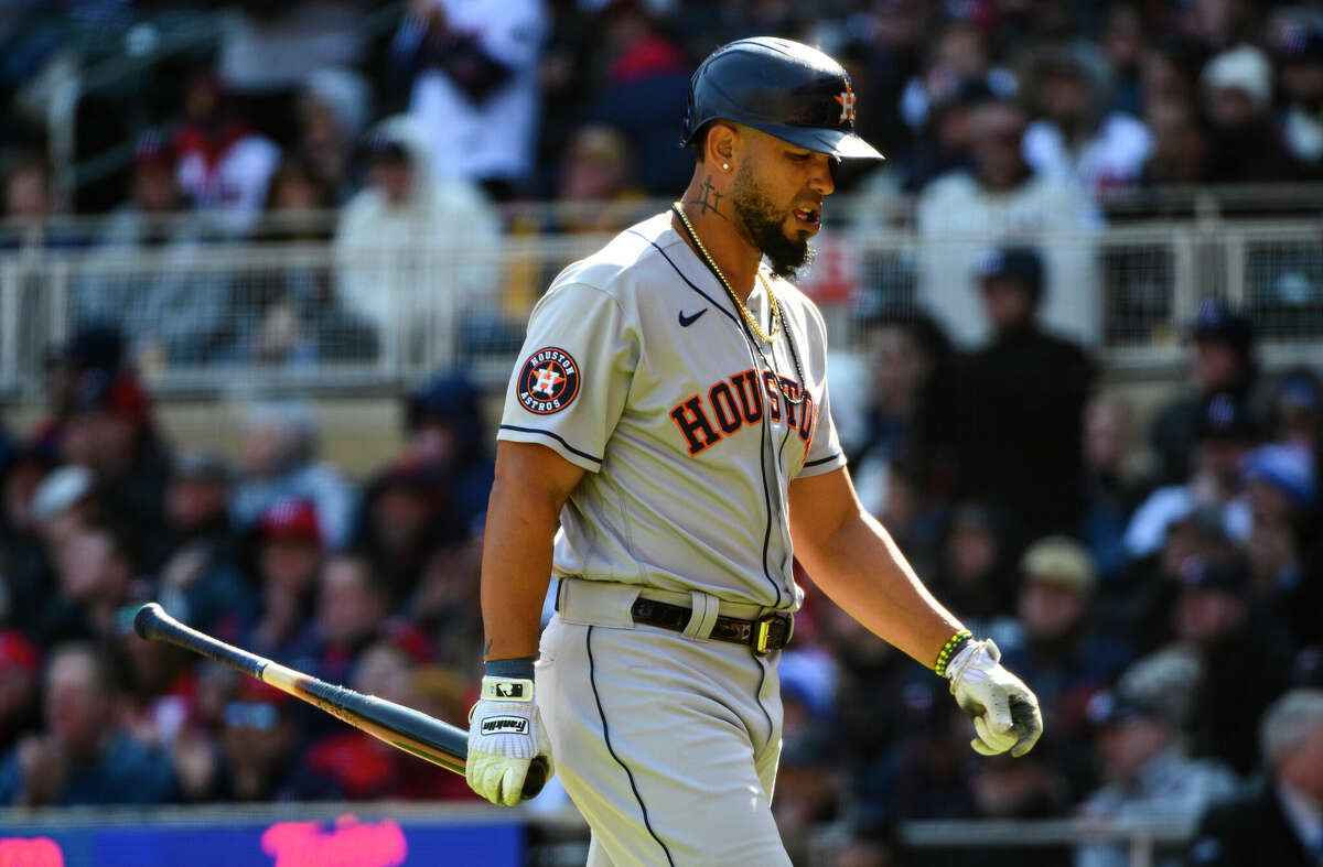 José Abreu first Astro to strike out on pitch-clock violation