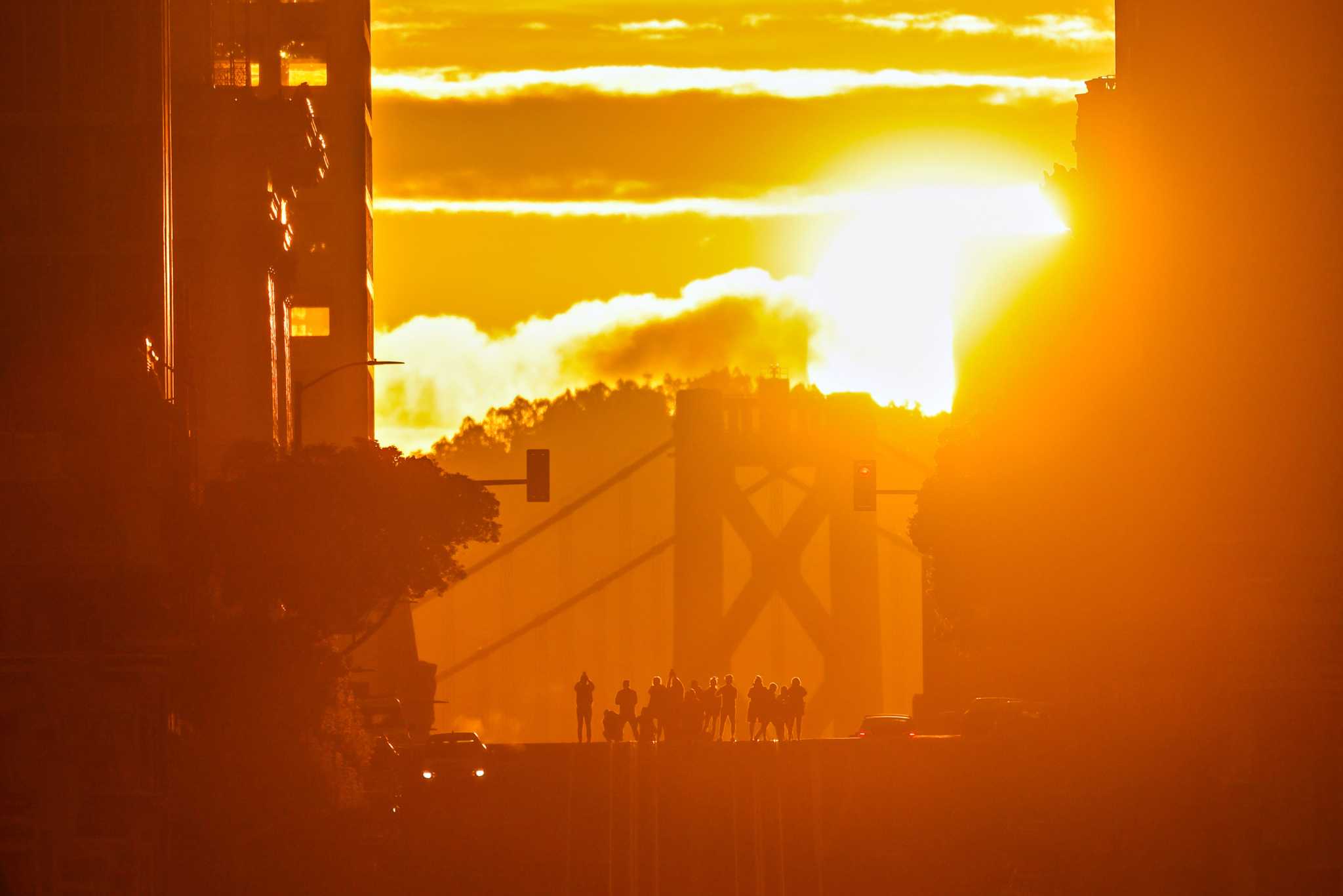 photographers-flock-to-s-f-street-for-weekend-of-epic-sunrises