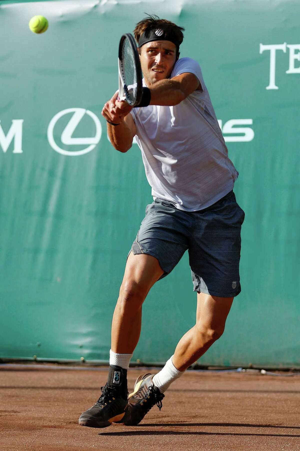 Frances Tiafoe Still Chillin — And Victorious — At Clay Courts