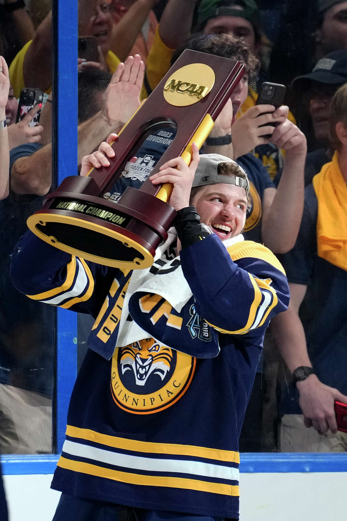 Jacob Quillan's goal makes Quinnipiac national champions