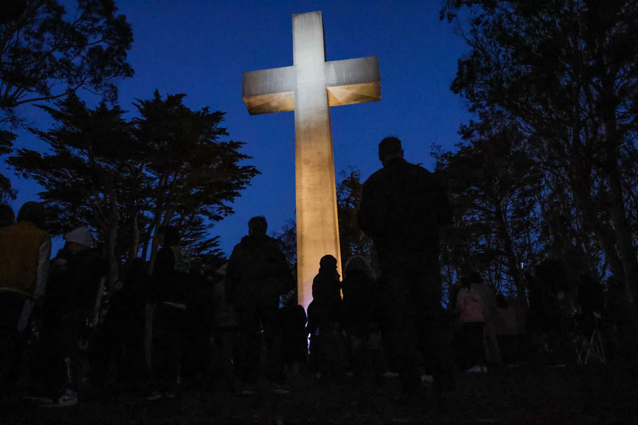 joyful-crowd-celebrates-easter-at-sunrise-on-s-f-s-mt-davidson