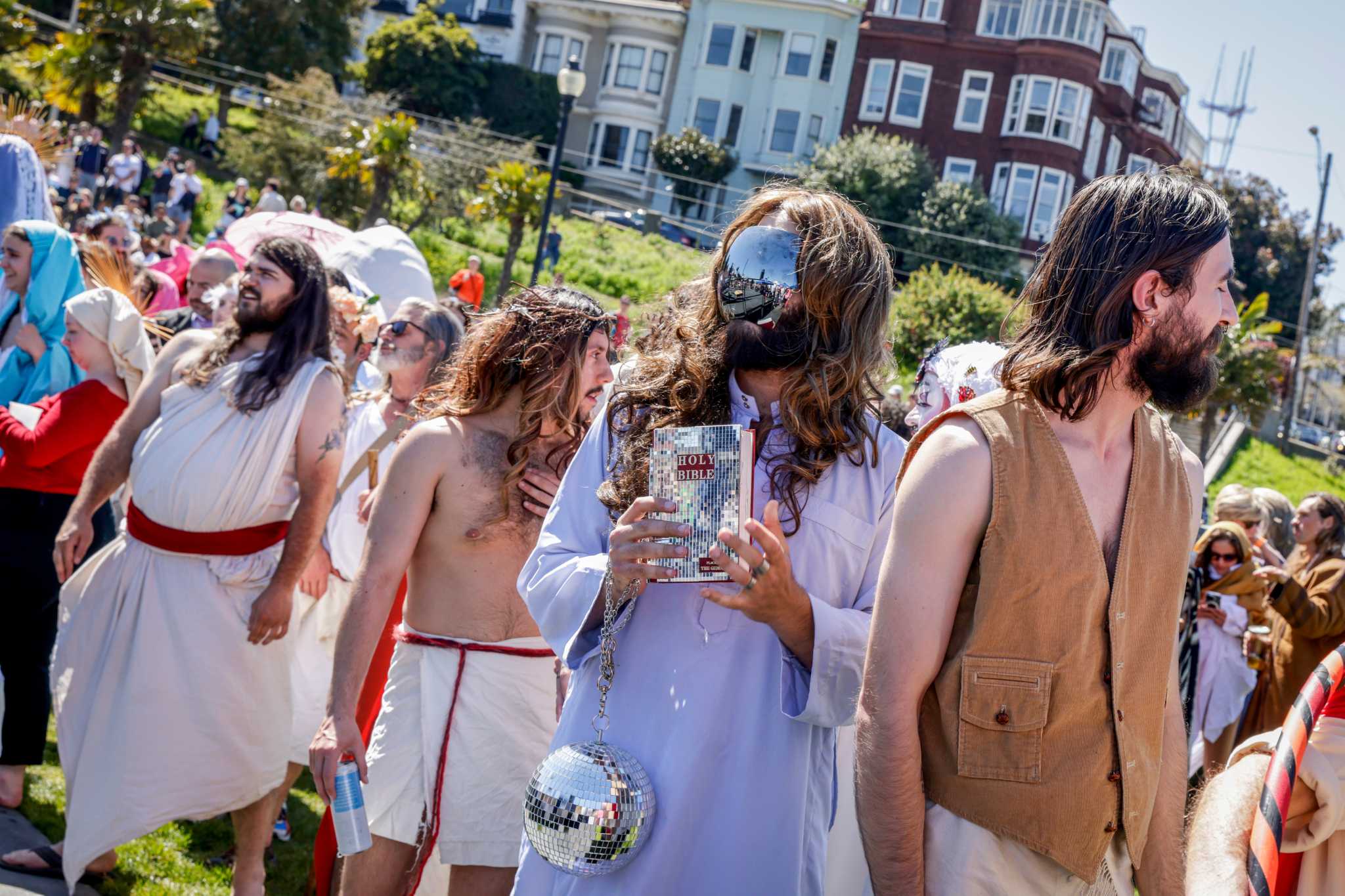 Bosterous, joyful crowd enjoys Easter party in Dolores Park