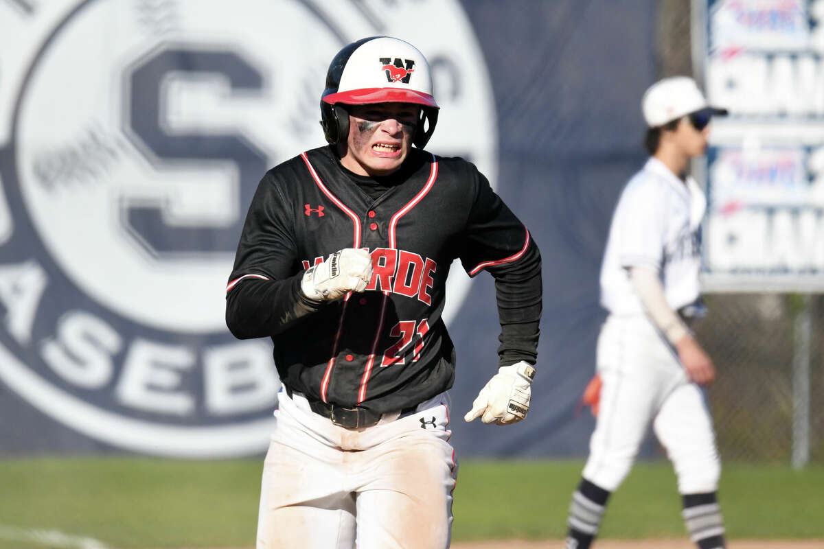 Southern Cal commit Hiro Wyatt helps Staples defeat No. 1 Warde.