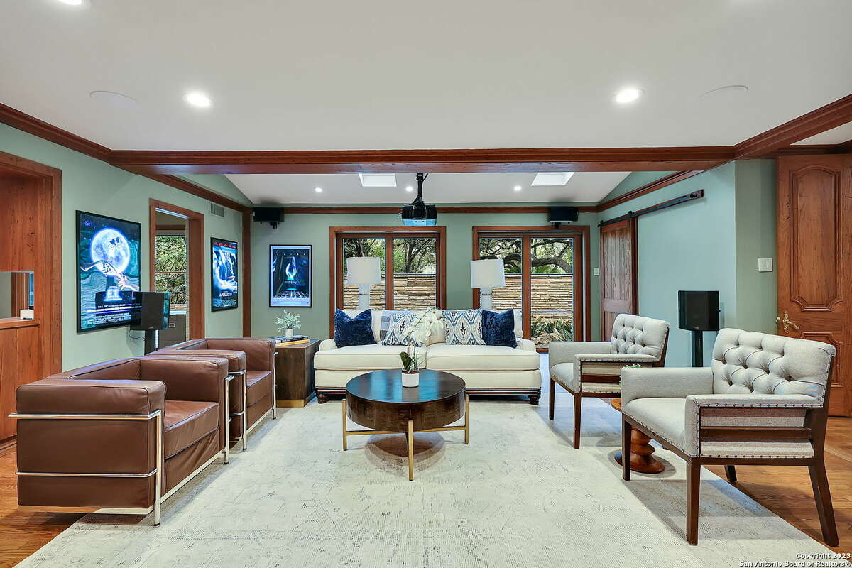 2.5M Terrell Hills home has ties to Southwest Airlines family