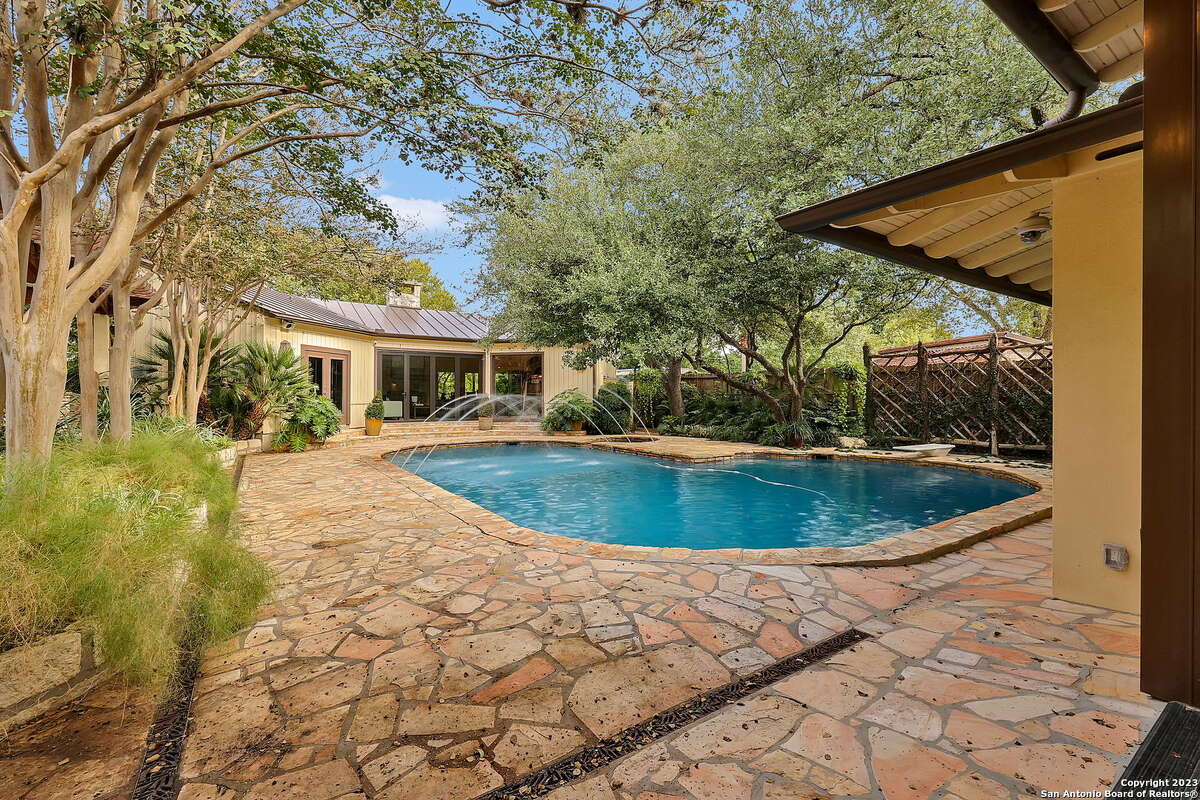 2.5M Terrell Hills home has ties to Southwest Airlines family