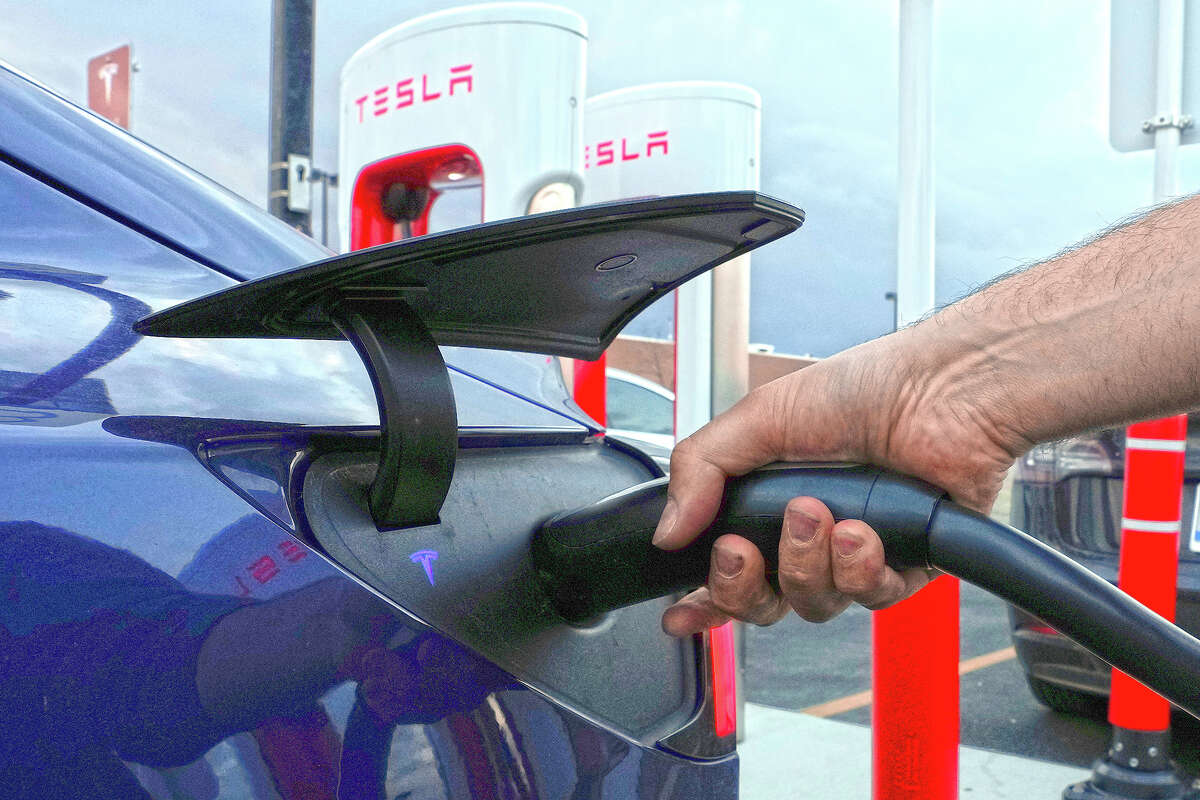 Illinois rolls out next round of electric vehicle incentive rebates