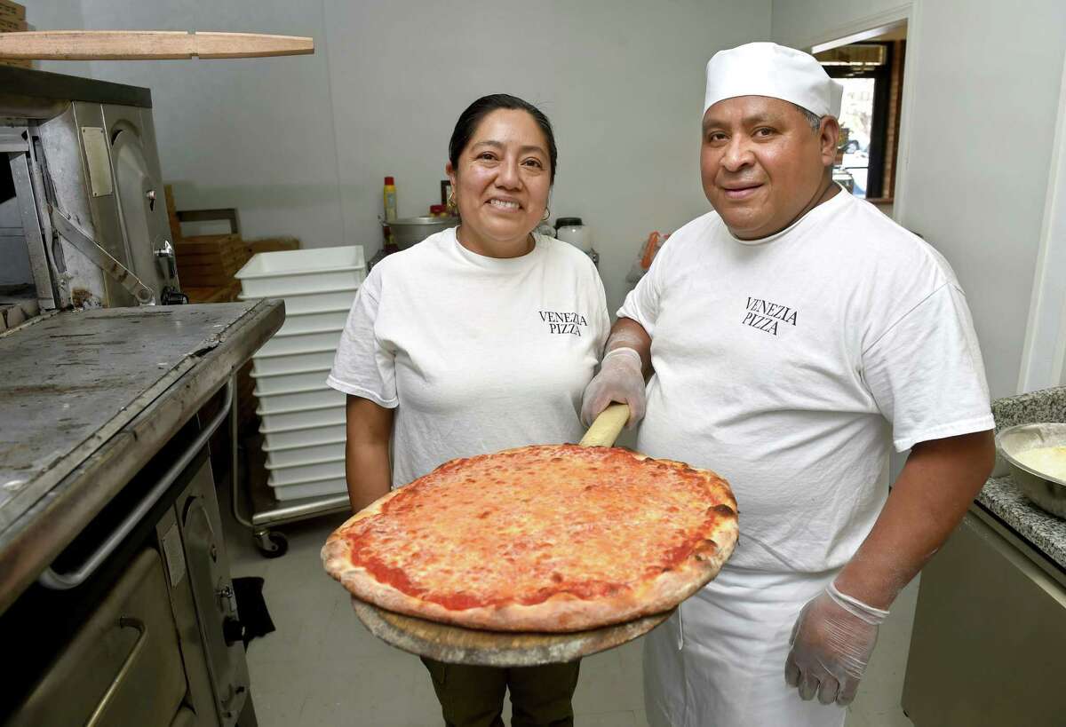 Couple Trades In New Haven Food Truck For North Haven Pizza Restaurant