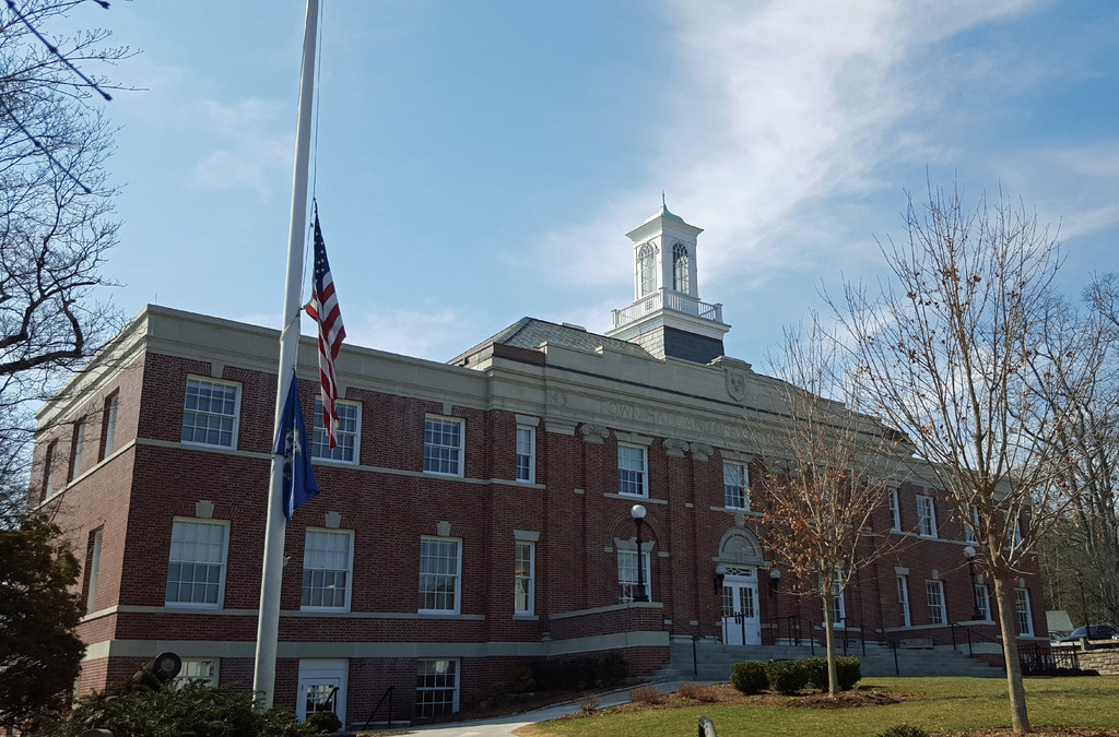 New Canaan sets 2024 mill rate at 18.94; grand list hits 8 billion