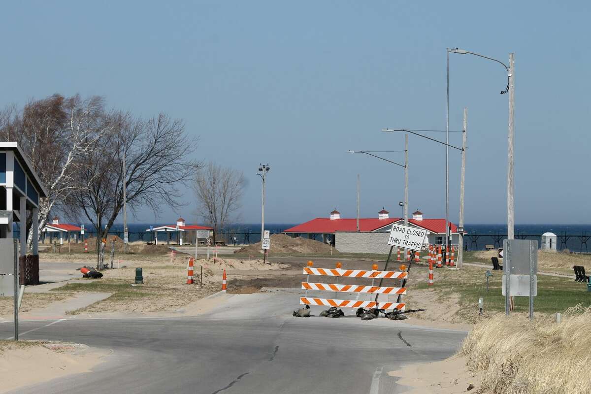 Manistee's Lakeshore Drive construction starts