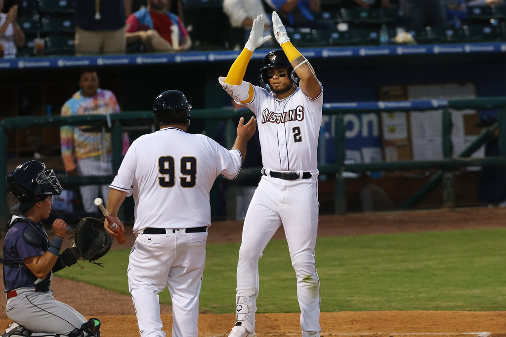 San Antonio Missions use big fifth inning to upend Hooks, win series