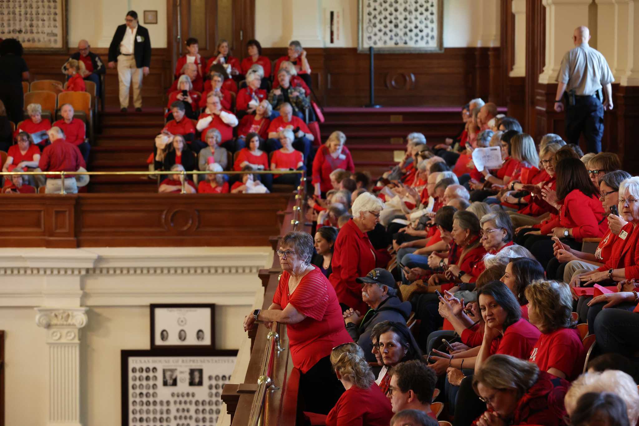 Retired Texas Teachers Cheer Likely Pay Bump As State Employees Wait