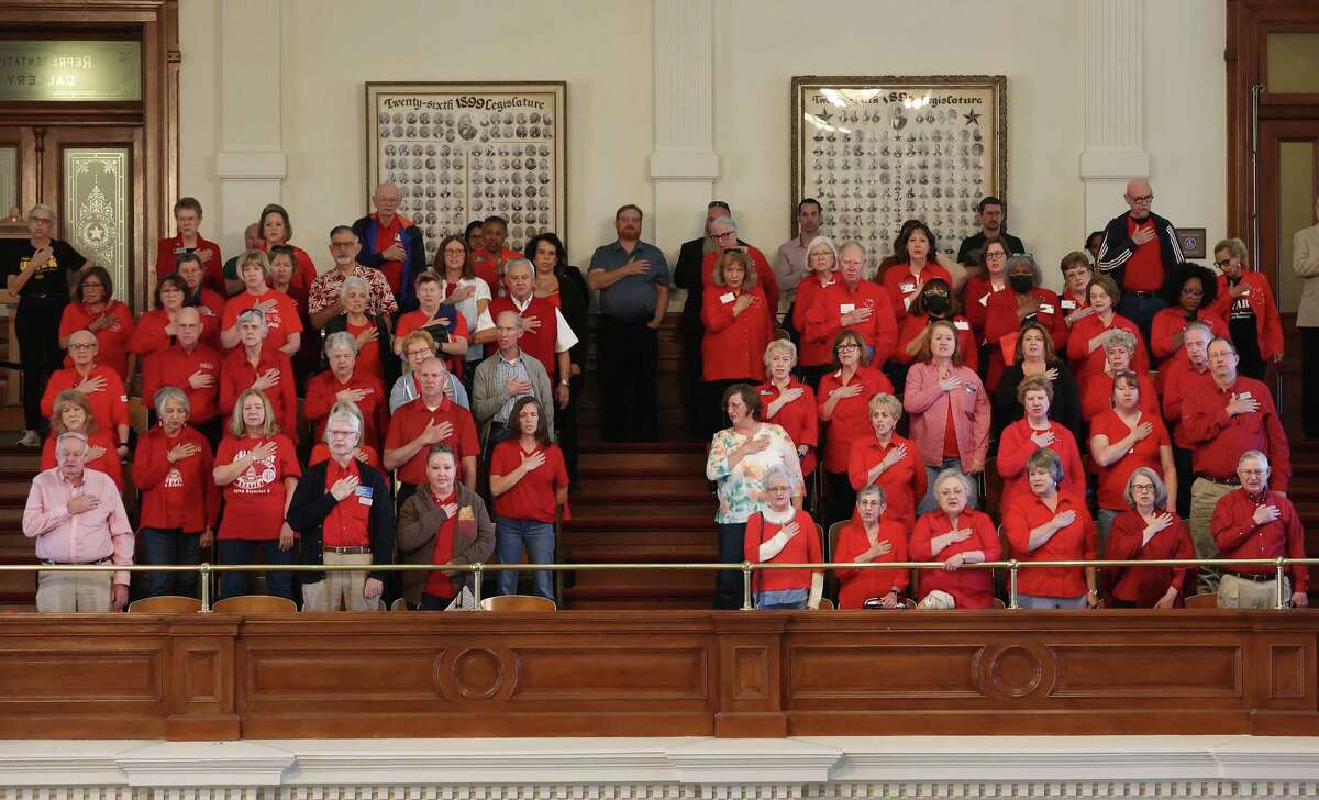 Retired Texas teachers cheer likely pay bump as state employees wait