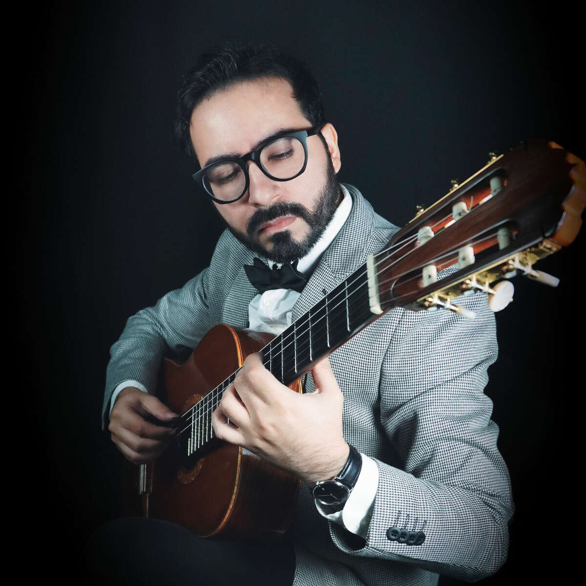 Laredo College will host a free concert featuring award-winning guitarist Dr. Hector Javier Rodriguez Santos this weekend, the college announced Wednesday.
