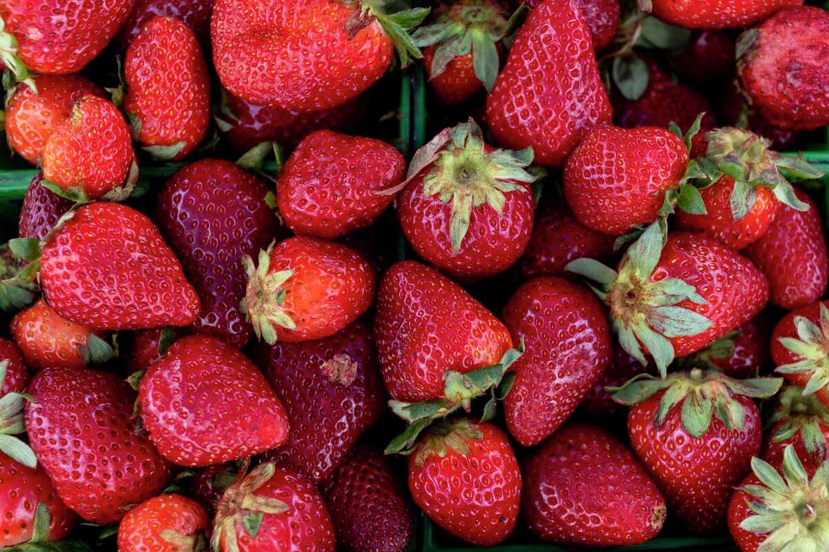 Things to do this weekend in San Antonio Strawberry festival, ‘Chicago,’ Oleta Adams