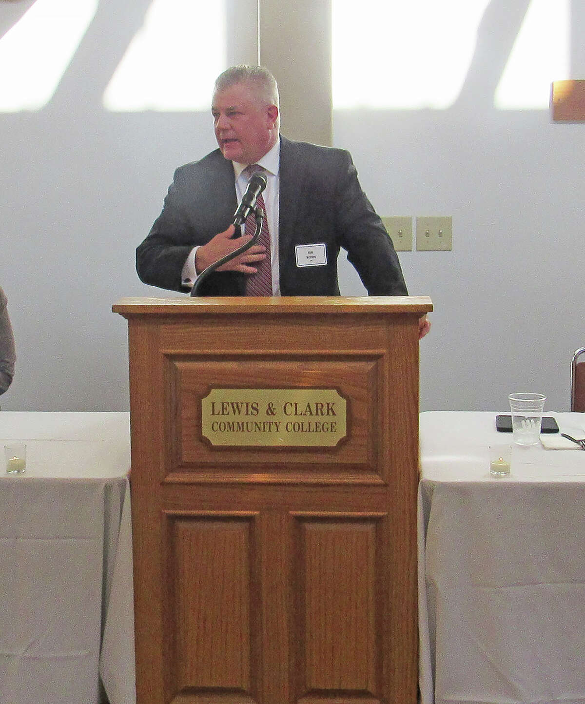 stuart-werden-lead-talk-of-teacher-shortage-solutions-in-edwardsville