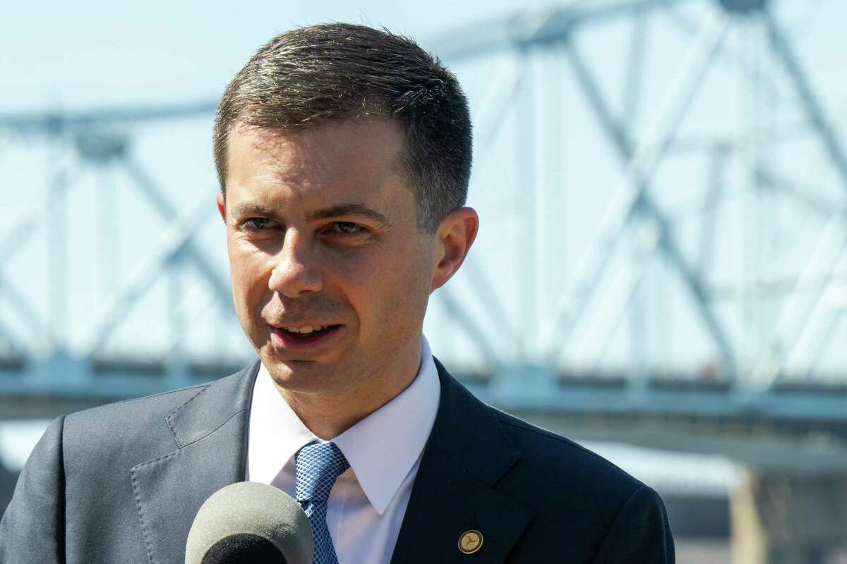 Buttigieg Touts 21 Million For Castleton On Hudson Bridge 2897