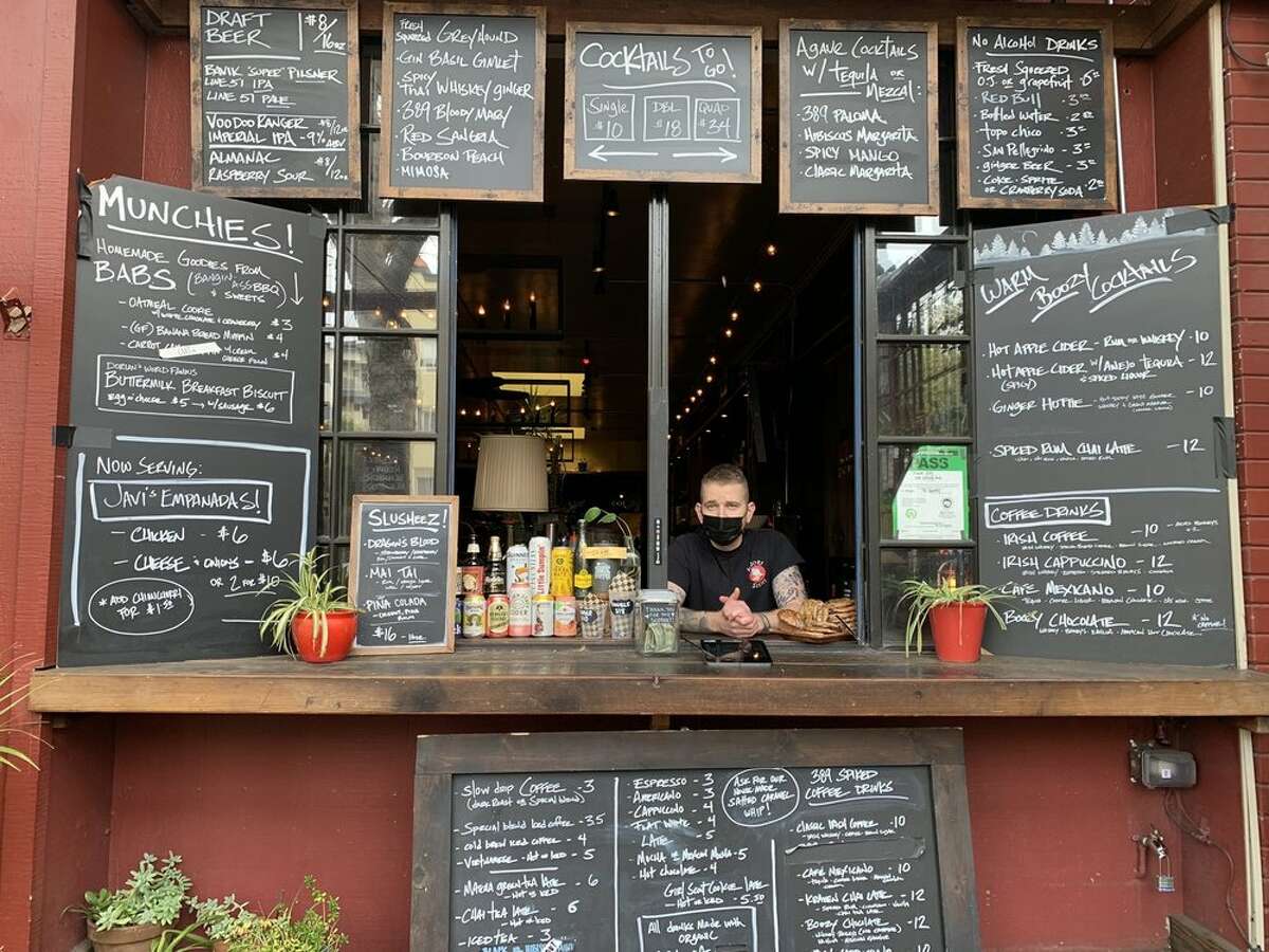 16 best Oakland bars Where to grab a drink right now