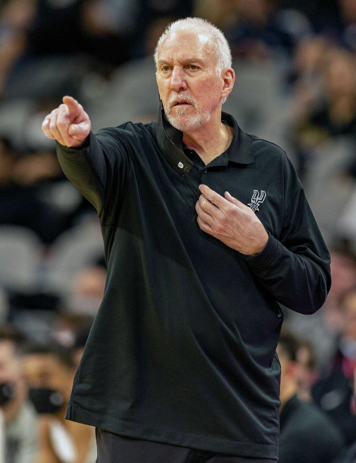 Spurs' Gregg Popovich calls out Republicans by name over gun laws