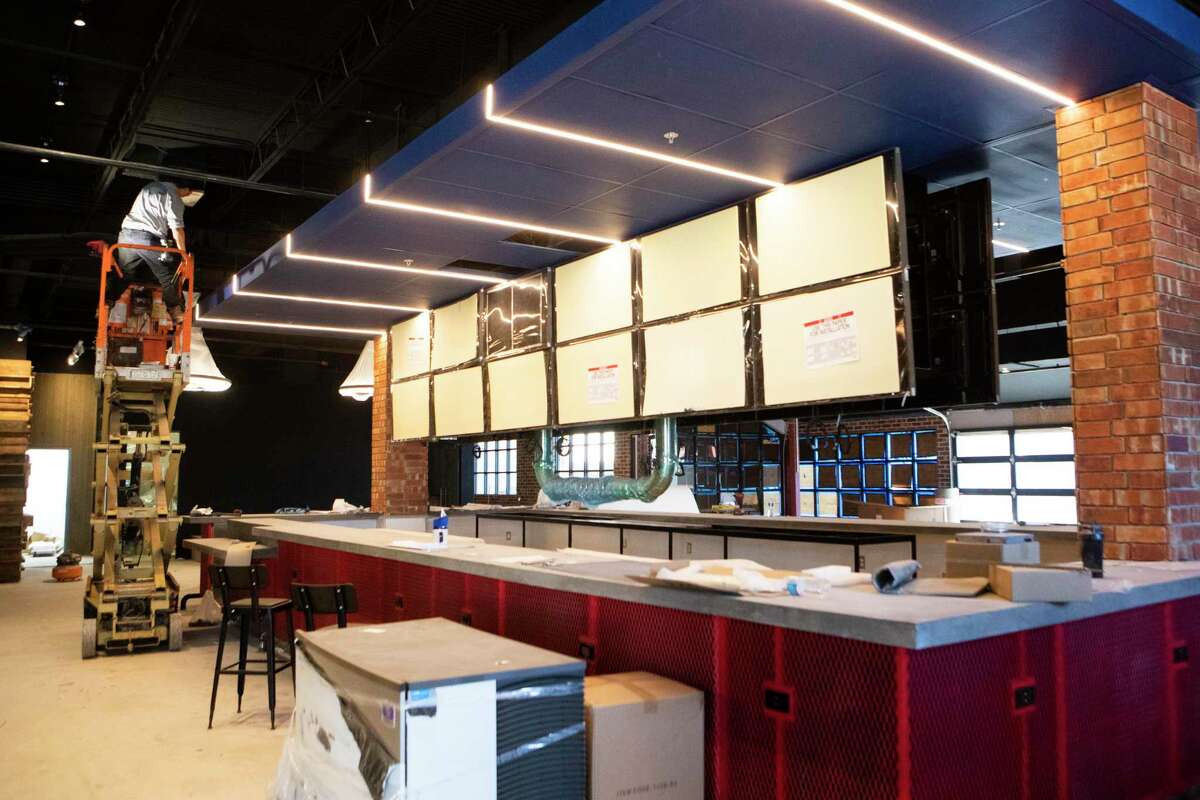 Rookies dive bar rebrands to Ale & Ivy in The Woodlands