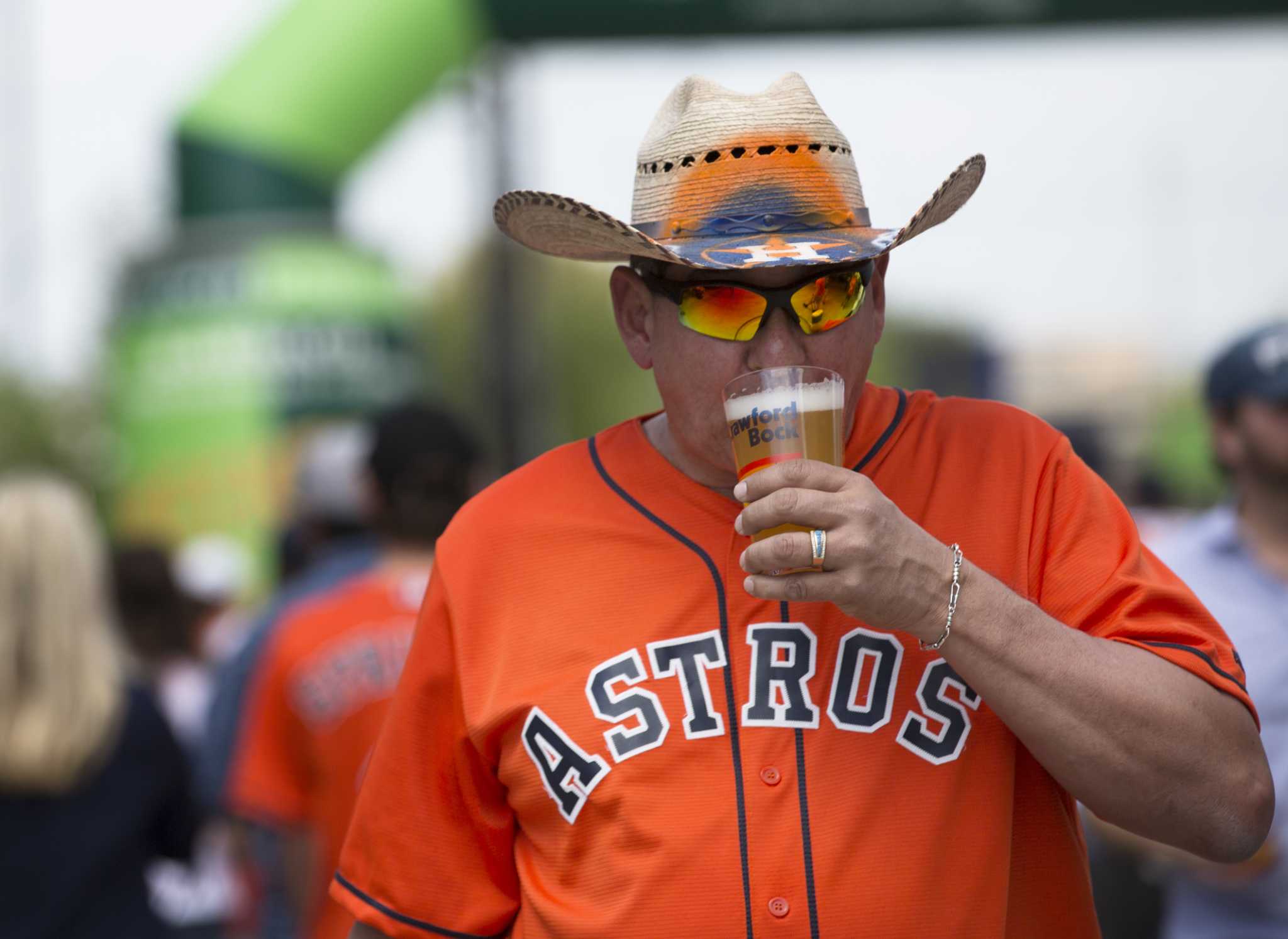 MLB pitch clock: We can all drink to baseball's faster pace