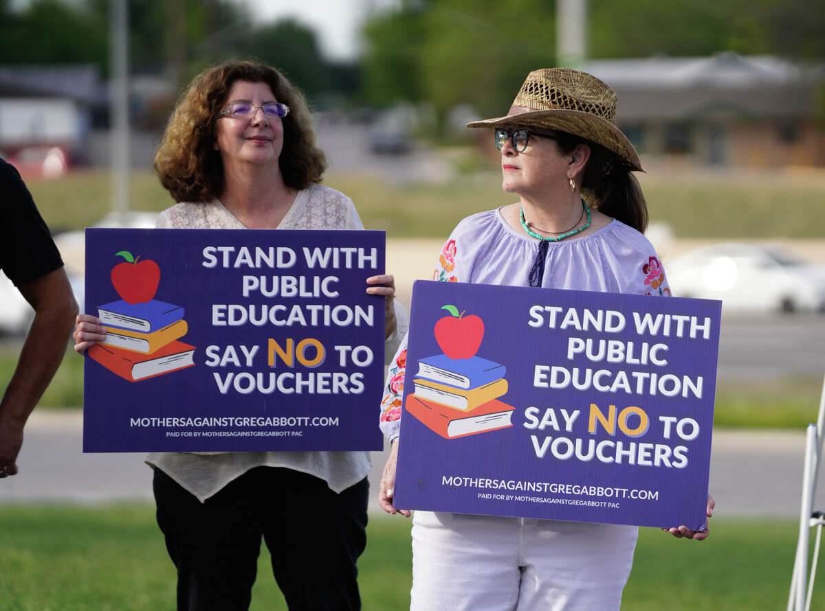 Greg Abbott Won't Sweat Over School Vouchers, Despite House Skeptics