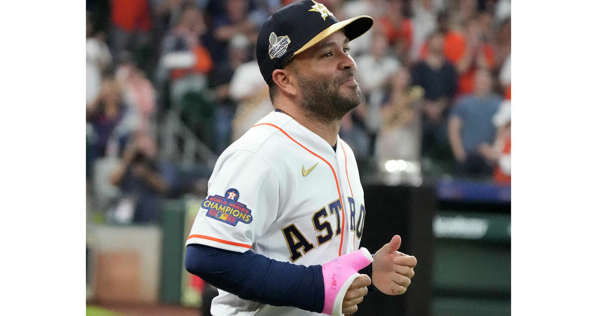 Astros' Jose Altuve to undergo surgery for fractured right thumb
