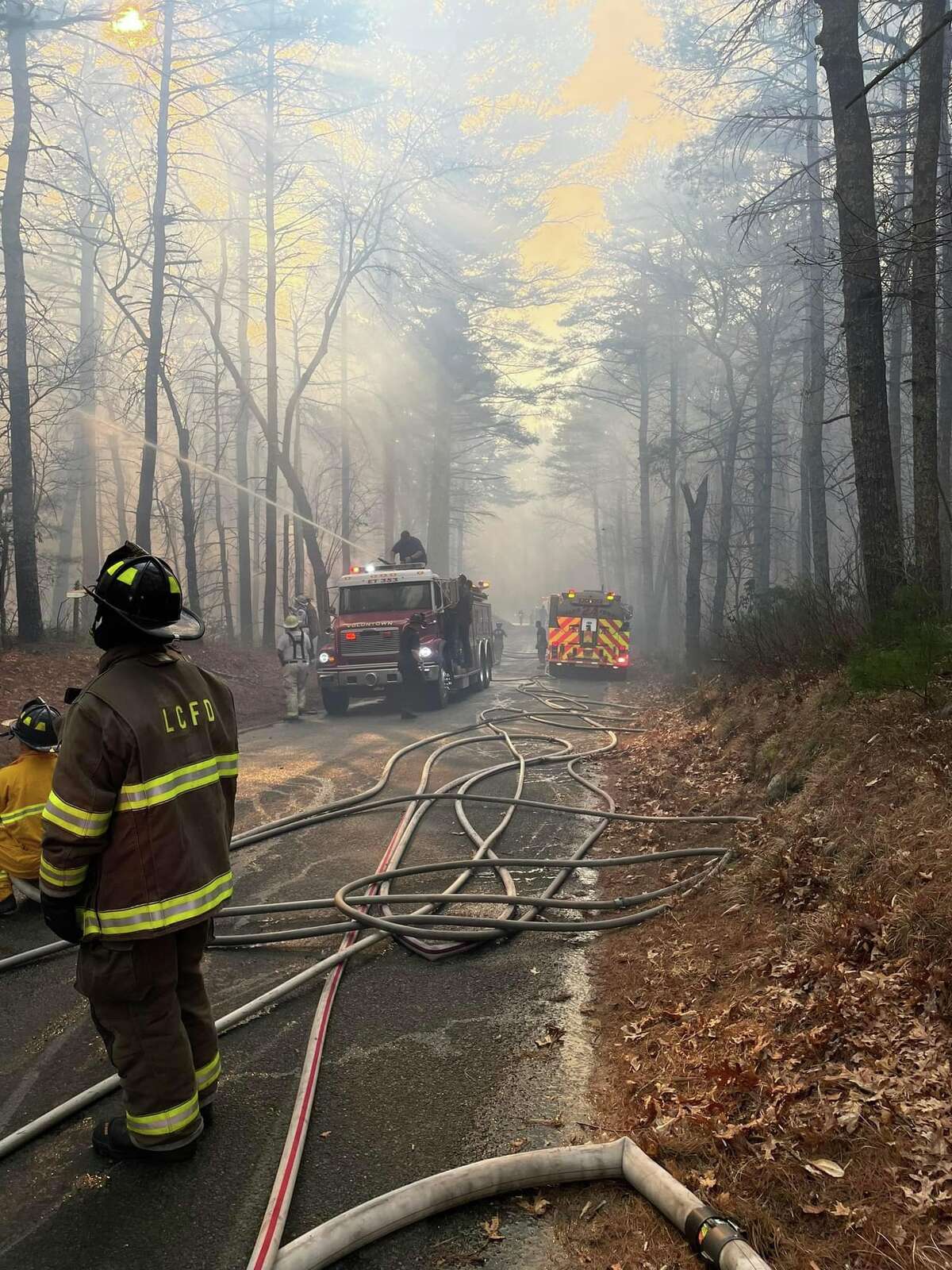 Officials 600 Acre Brush Fire Reported In North Stonington 9184