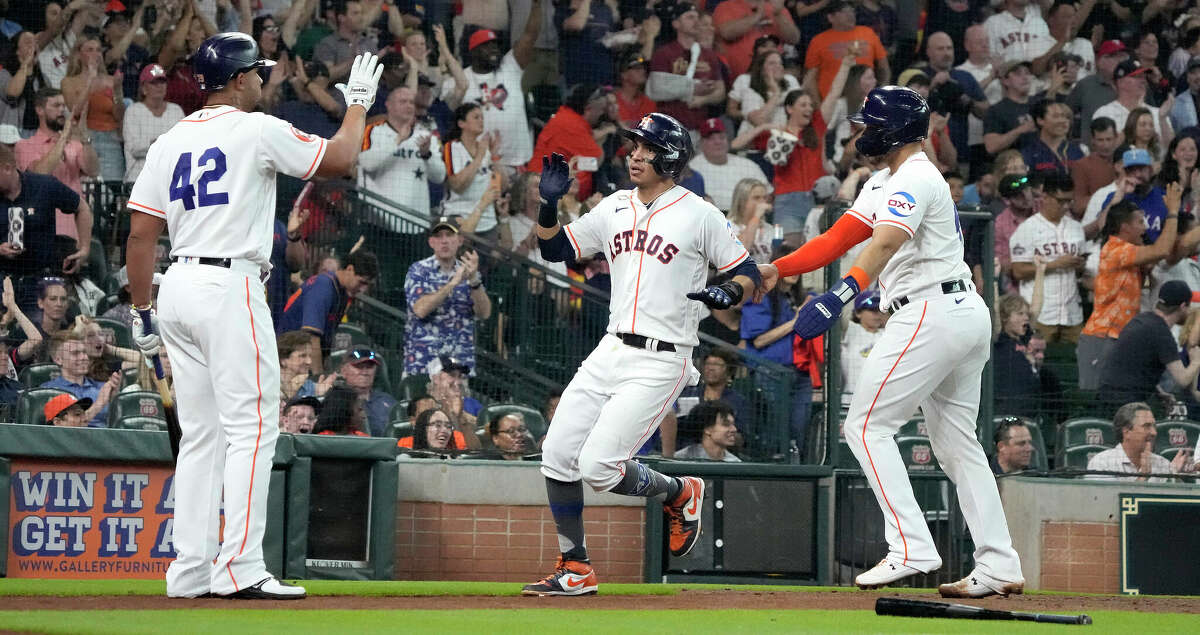 Houston Astros bounce back with blowout win against Texas Rangers