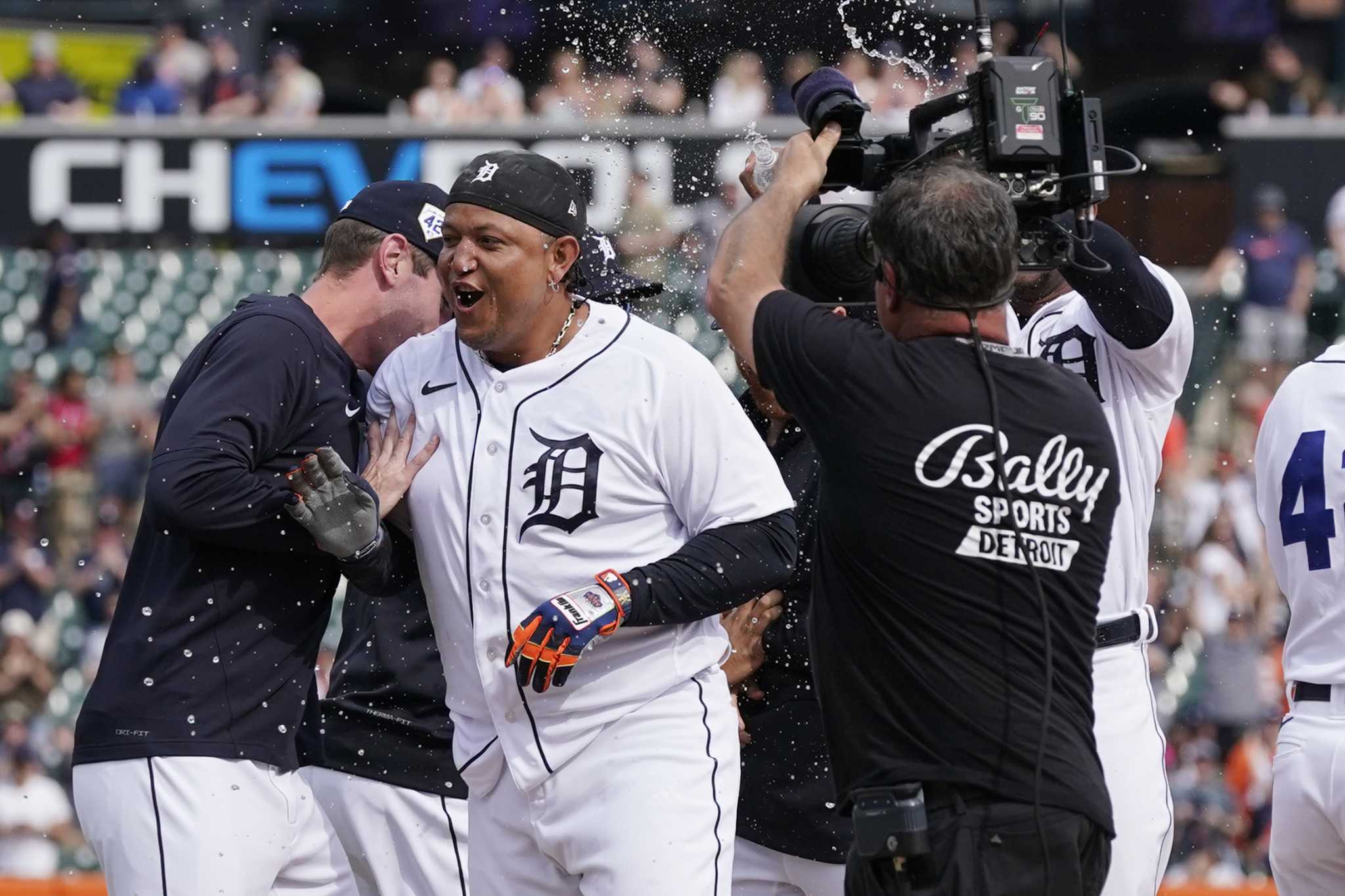 In final season, Tigers great Miguel Cabrera recalls 2012 with Giants